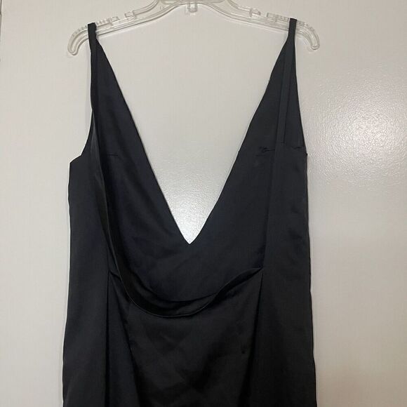 SOLACE London rosario maxi dress in black v-neck plunge front side slit US 2 - Picture 2 of 9